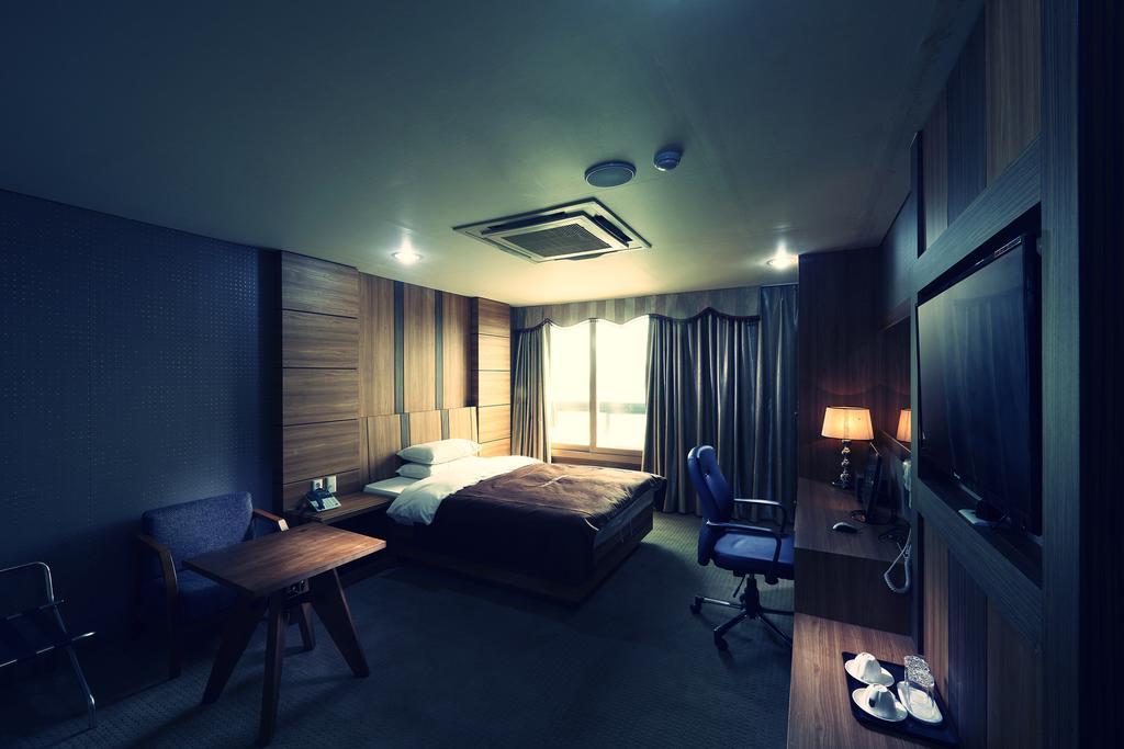 Benikea Premier Hotel Siheung Exterior foto