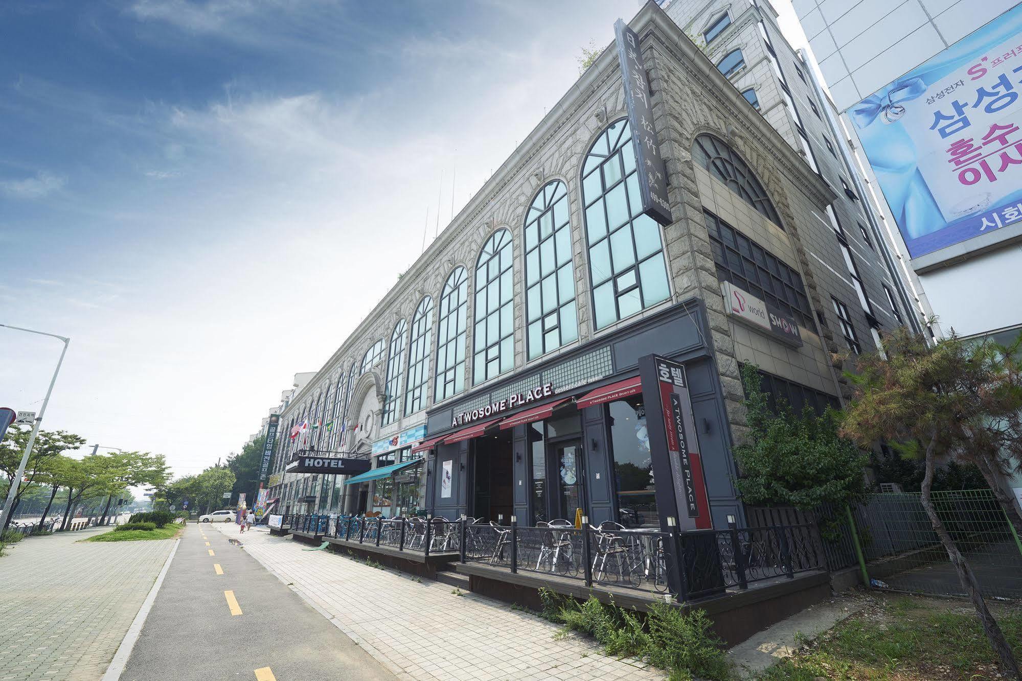 Benikea Premier Hotel Siheung Exterior foto